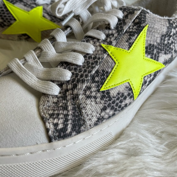 Snakeskin Star sneakers - Picture 2 of 2